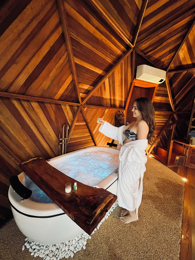 Private spa tub 3, Domo Malacara View, Praia Grande