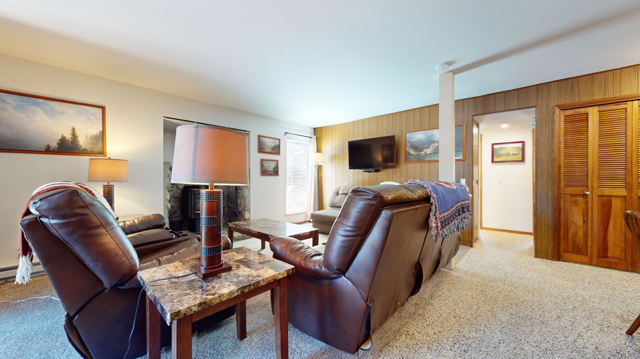 Living area 5, Mammoth Estates Deluxe 2 Bedroom Condos, Mono