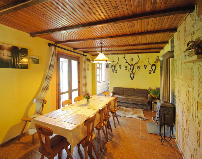Dining 4, Holiday Home With Thatched Roof, Rekowo, Bytów