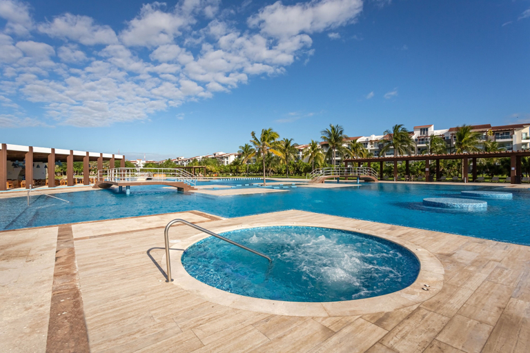Pool 3, Casa Bellisima ! 2 bedroom swim up 2 Apts by RedAwning, Cozumel