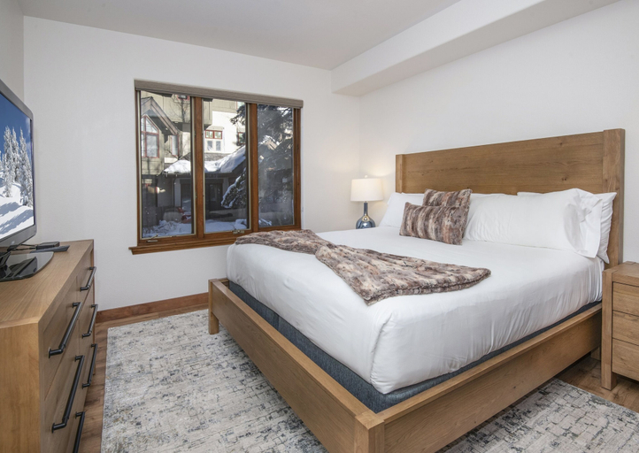 Room 5, Aspenwood 102 2 Bedroom Condo by RedAwning, Eagle