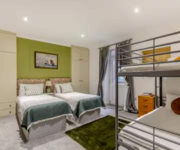 Room 2, Sandy Bay Suites, East Riding of Yorkshire