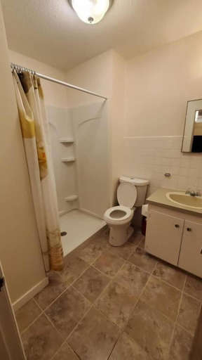 Bathroom 3, Pells Hostel, Division No. 6