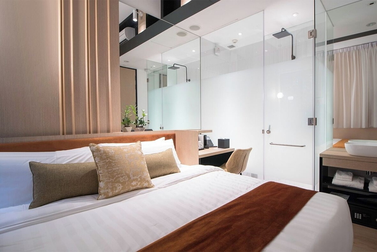 Others 5, Luma 41, Singapura