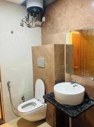 Bathroom 3, Maharishi Inn, Faizabad