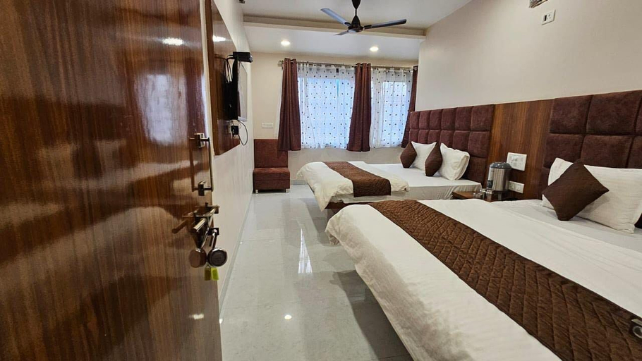 Room 5, Rudra Residency, Hoshangabad