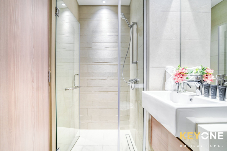 Bathroom 4, Spacious Azizi Riviera Studio, Dubai