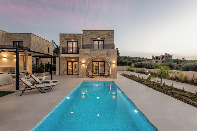Pool 5, Golden Silence, Crete