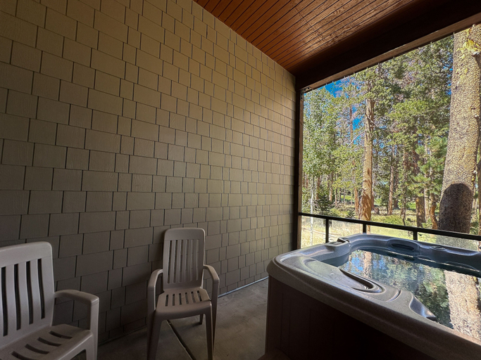 Bathroom 2, Woodwinds #1303 4 Bedroom Condo by RedAwning, Mono