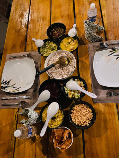 Food & Drinks 4, Clay House, Embilipitiya