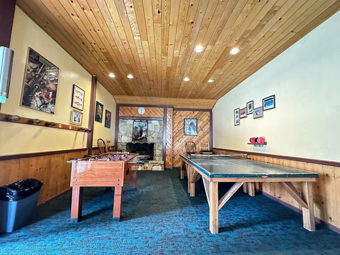 Game room 4, Lakeview Villas #06 3 Bedroom Condo, Mono