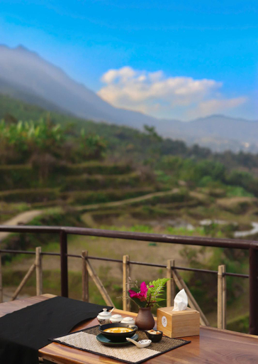 3, Puluong Qui E Ora, Bá Thước