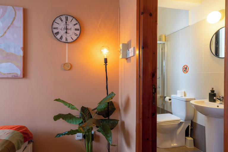 Bathroom 5, Johny's Spot - 1BR & Balcony in Larnaca, Larnaca