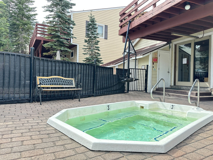 Property grounds 3, Lakeview Villas #24 3 Bedroom Condo by RedAwning, Mono