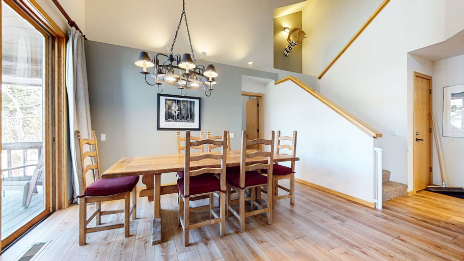 Dining 5, Snowcreek V #874 3 Bedroom Condo by RedAwning, Mono