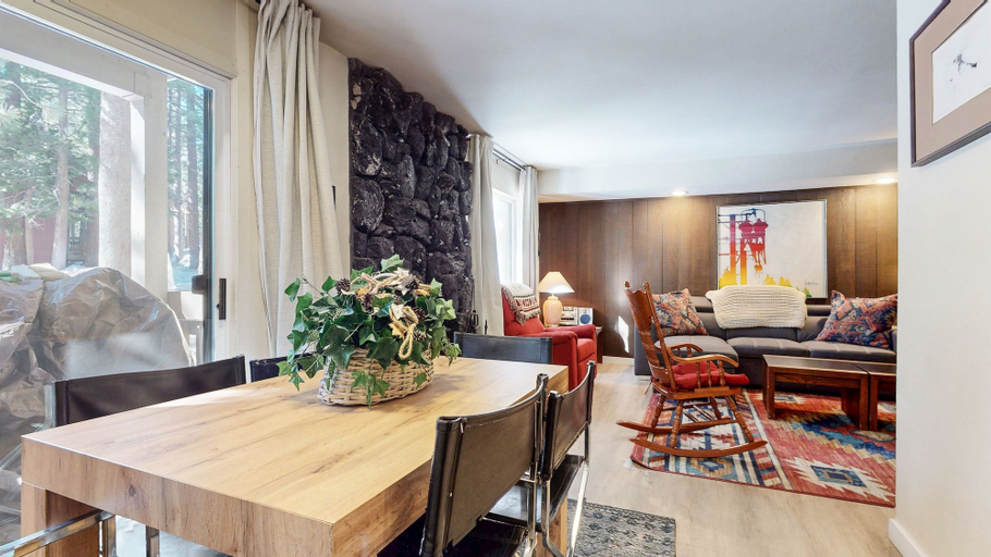 Dining 5, Horizons 4 189 Downtown Location On Shuttle Route, Great Complex Amenities by RedAwning, Mono