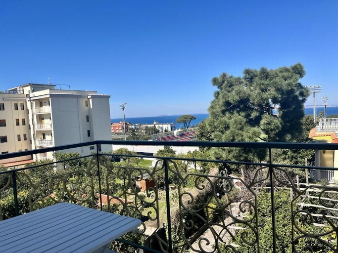 Others 4, Casa Sofia, Napoli