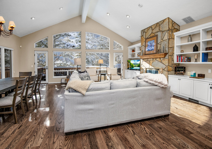 Living area 4, 5025 Main Gore Place 4 Bedroom Condo by RedAwning, Eagle