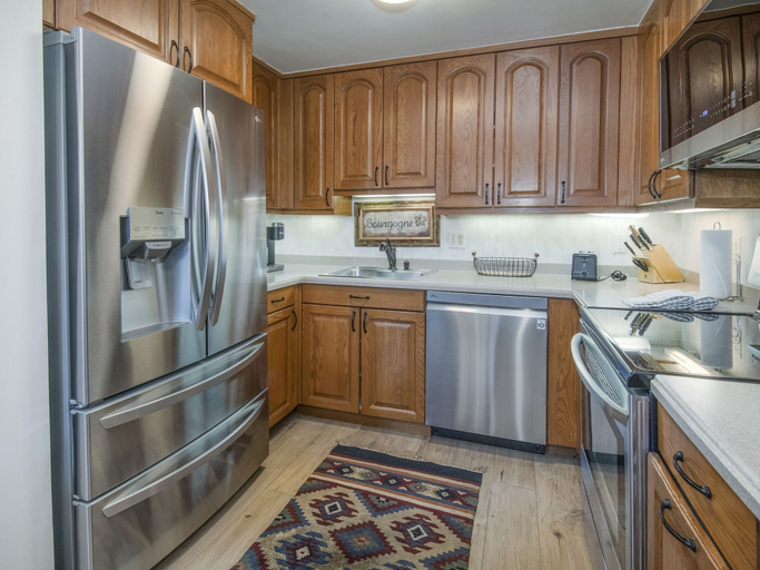Private kitchen 4, All Seasons G4 2 Bedroom Condo by RedAwning, Eagle