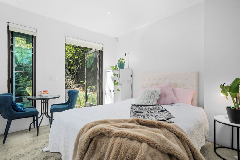 Room 4, Melb suite zen garden A0 F1, Melbourne