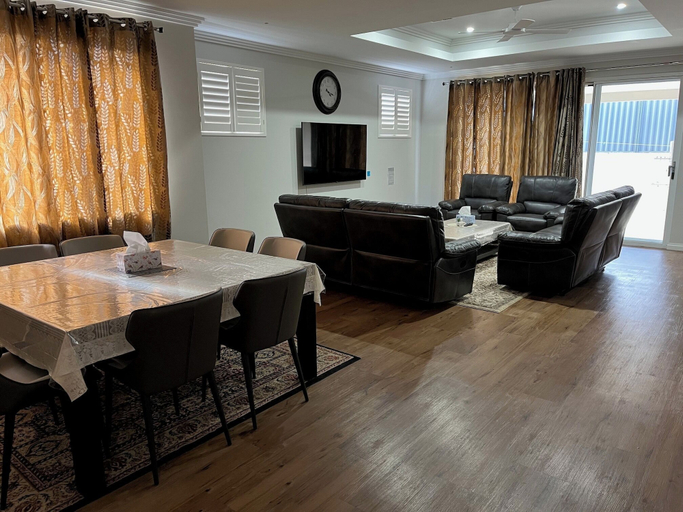 Dining 5, Wellard Family Accommodation, Kwinana