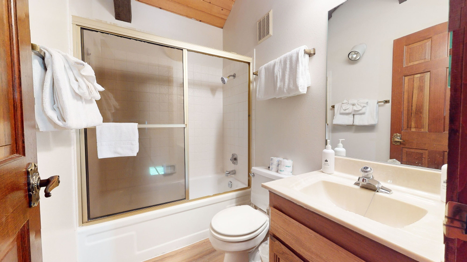Bathroom 5, Sunrise #33 2 Bedroom Condo by RedAwning, Mono