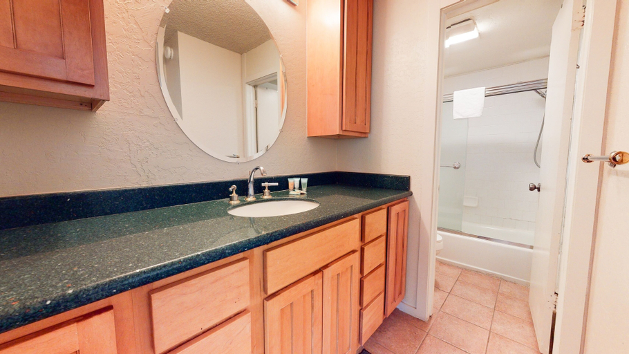 Bathroom 2, Summit #98 3 Bedroom Condo, Mono