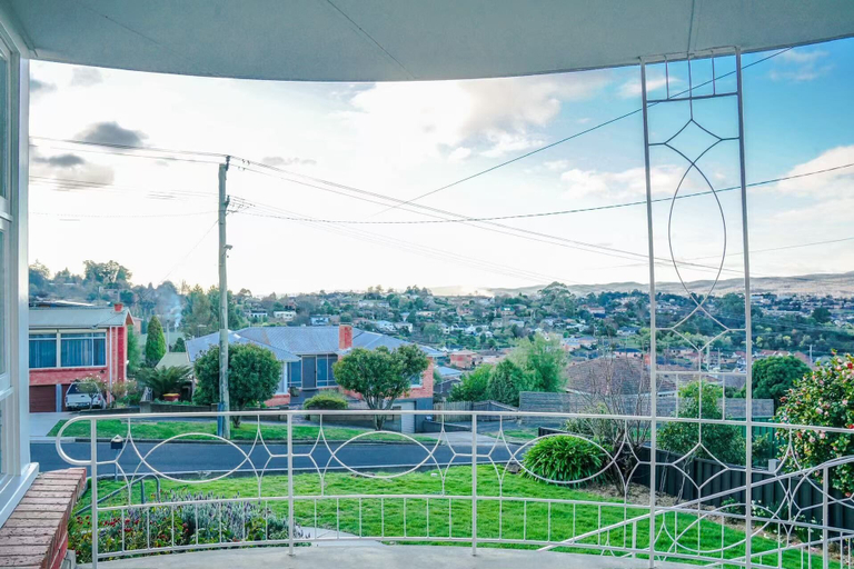 Property grounds 4, StayAU Luxe 6BR Cradle Mountain, Launceston - Pt B