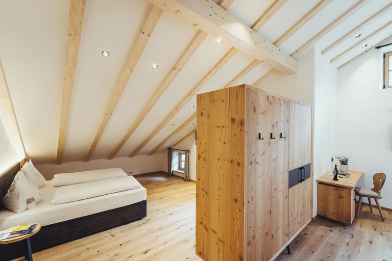Bedroom 4, Hotel Schmuckhof, Bolzano