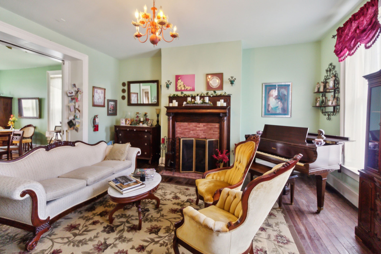 Living area 4, Greer Room 1 Bedroom by Main Street Bed & Breakfast, Barren