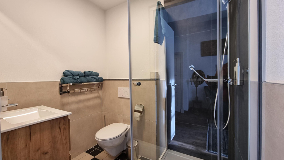 Bathroom 2, Kasteelhotel Terborgh, BW Signature Collection, Beek