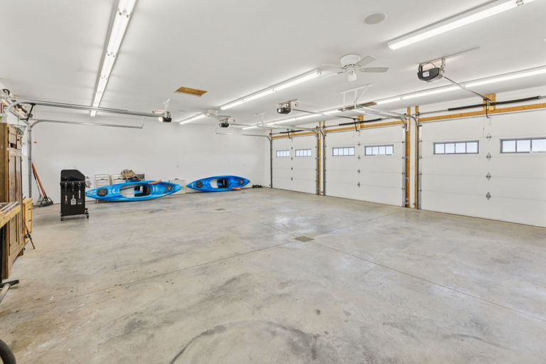 Interior 5, 4BR Lakefront Fishing, Dogs OK Devils Lake, Ramsey