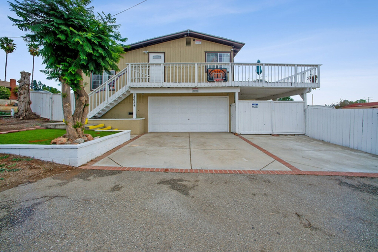 Exterior 3, Paradise On Earth 3 Bedroom Residence by RedAwning, Riverside