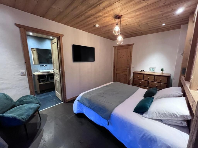Room 2, Chalet Virolet, Haute-Savoie