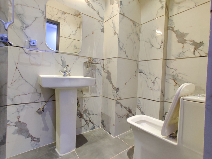 Bathroom 5, Taj Pride Inn, Amritsar
