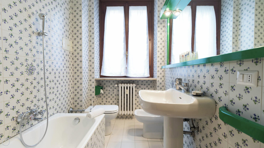 Bathroom, Italianway Comfort - San Maurilio 20 B, Milano