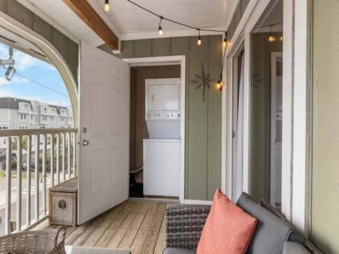 Interior 4, Sea The Good 2 Bedroom Condo by RedAwning, New Hanover
