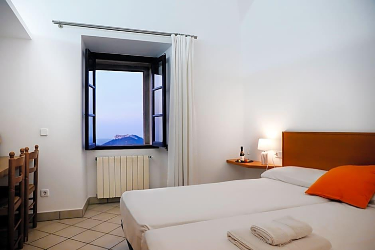 Bedroom 2, サント サルバドール ホスタトゲリア(Petit Hotel Hostatgeria Sant Salvador), Baleares
