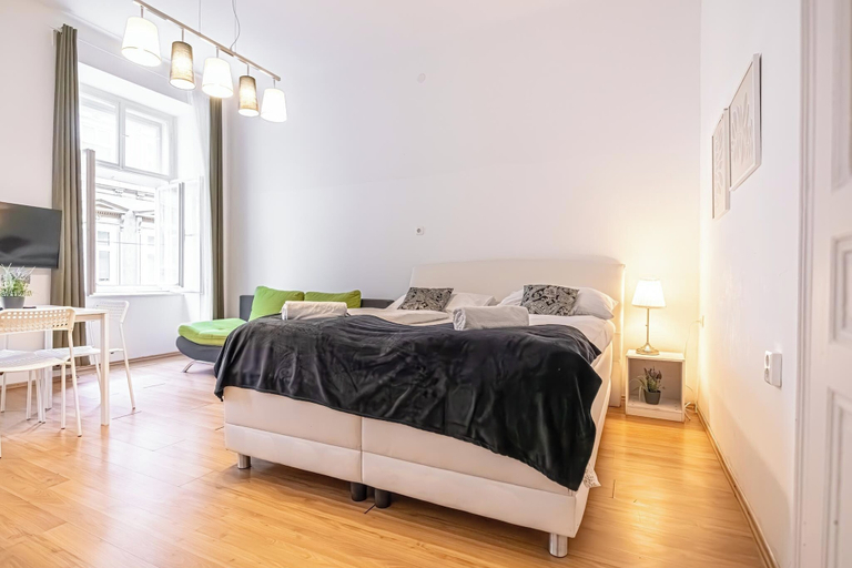 Room 4, Cozy 2BR Apt With Excellent Connectivity, Wien