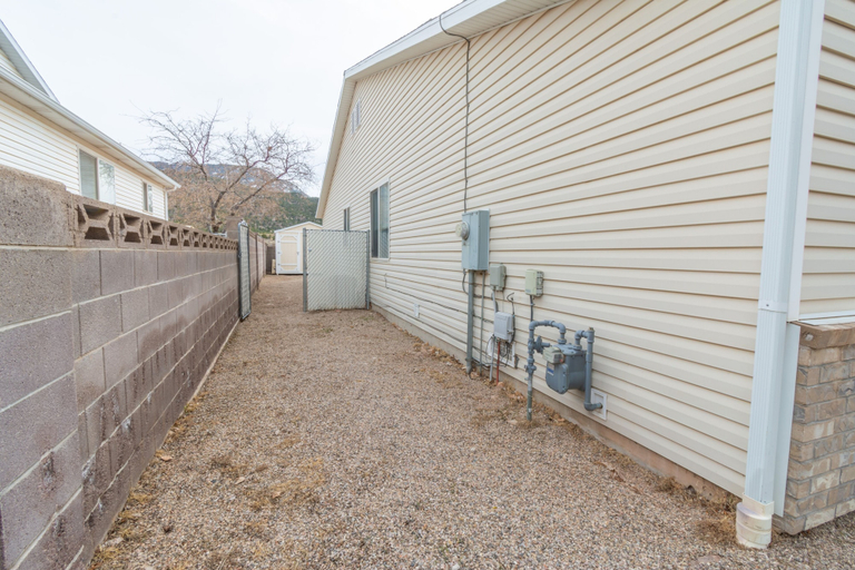 Property grounds 2, Traveler's Rest 3 Bedroom Home by RedAwning, Iron