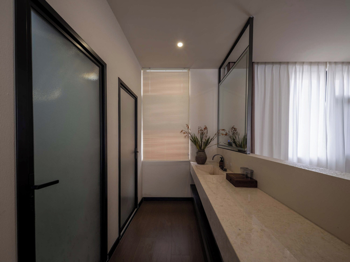 Bathroom 4, Lijiang Ancient City Hitone Resort, Lijiang