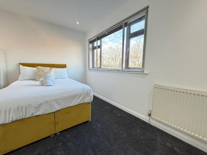 Room 2, Ensuite Rooms Near Heathrow, London
