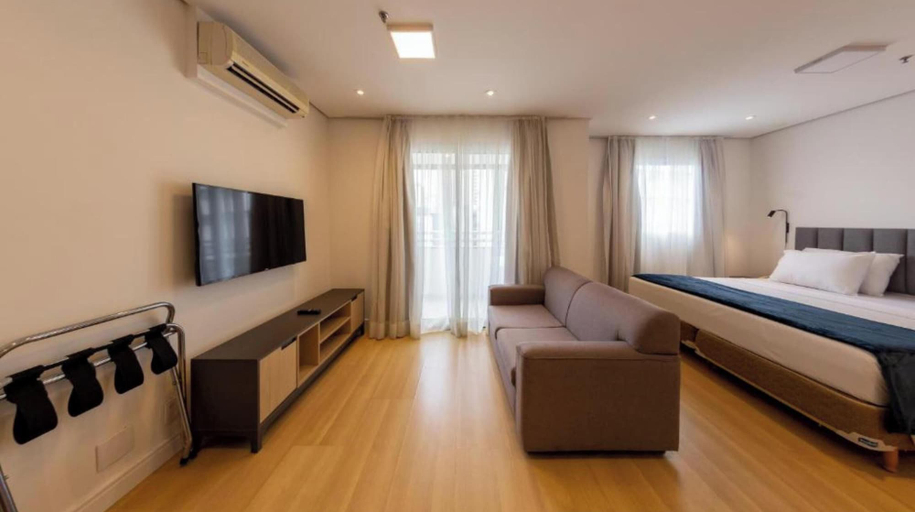 Living area 4, St. Charbel by Charlie, São Paulo