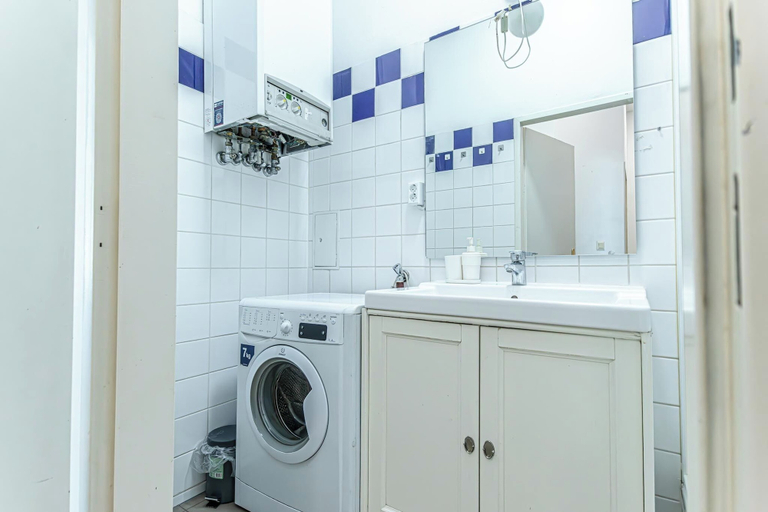 Bathroom 2, Elegant Spacious 2BR City Center Stay, Wien
