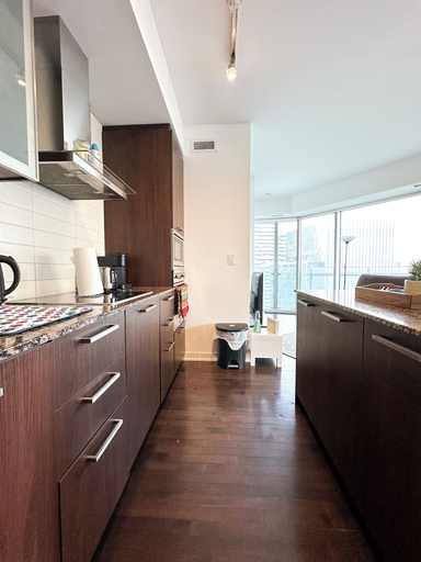 Private kitchen 5, Comfy Lakeview Rogers Centre FreeParking, Toronto