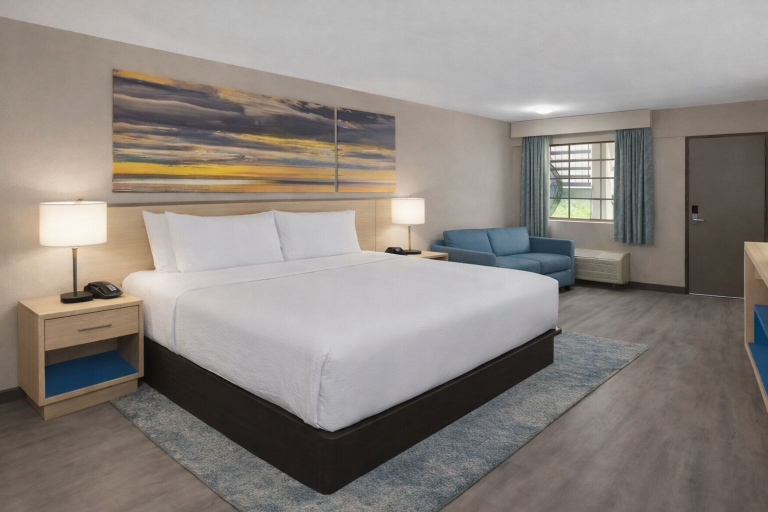 Room 3, The Barefoot Hotel, Bay