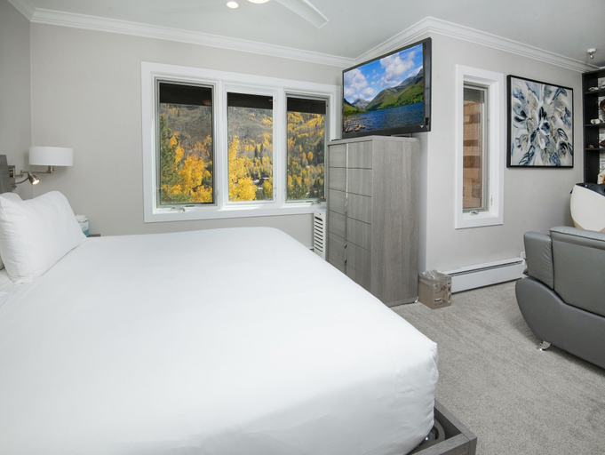 Room 3, Capstone 5 4 Bedroom Townhouse, Eagle