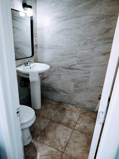 Bathroom 3, Beach Side Hotel, Horry