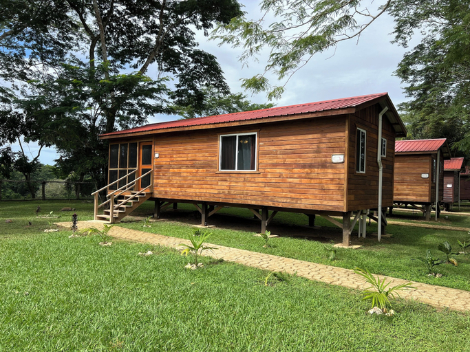 Exterior 2, Carmelita River Cabins