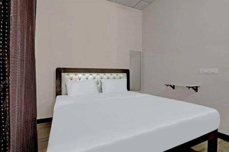 Room 2, Prime Stay Phoenix mall, Bangalore